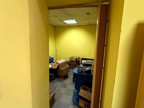 комерційна за адресою незалежності, 22б