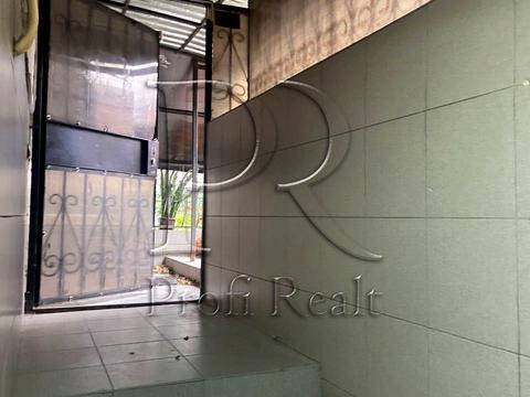 комерційна за адресою Почайнинська вул., 57/59