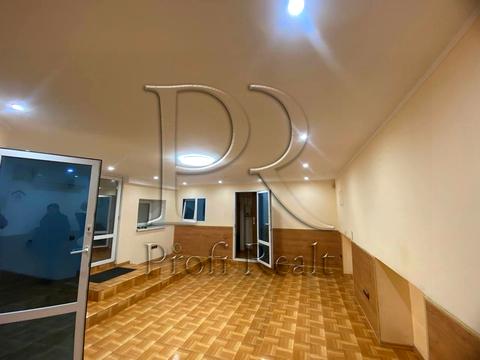 комерційна за адресою Почайнинська вул., 57/59