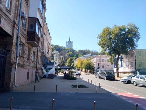 комерційна за адресою Андріївська вул., 7