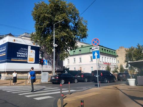 комерційна за адресою Андріївська вул., 7