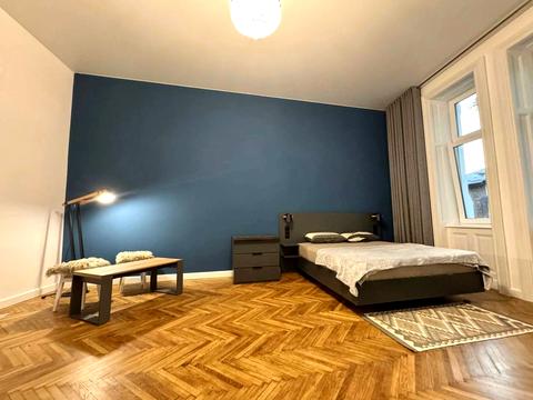 квартира за адресою Сергія Єфремова вул., 49