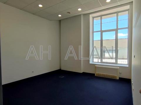 комерційна за адресою Миколи Грінченка вул., 4В