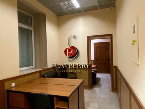 комерційна за адресою Богдана Хмельницького вул., 57