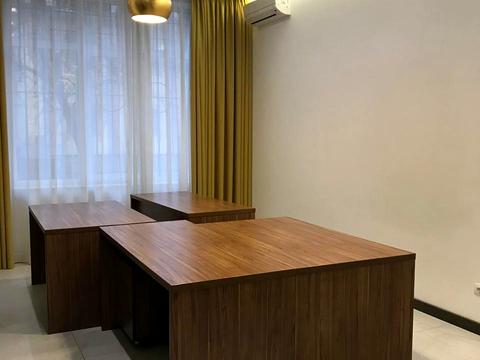 комерційна за адресою Полтавська вул., 10