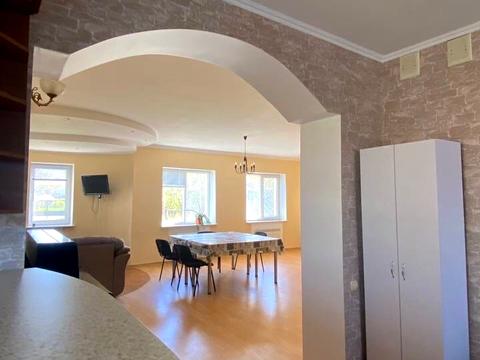 будинок за адресою Вишнева вул.