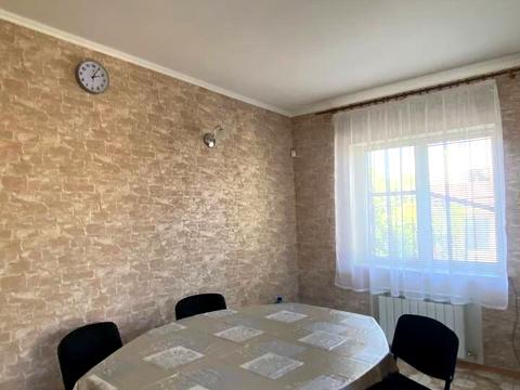 будинок за адресою Вишнева вул.