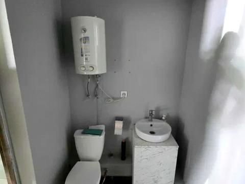 комерційна за адресою Анни Ахматової вул., 44а