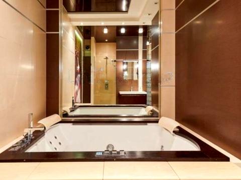 квартира за адресою Євгена Коновальця вул. (Щорса), 36-Б