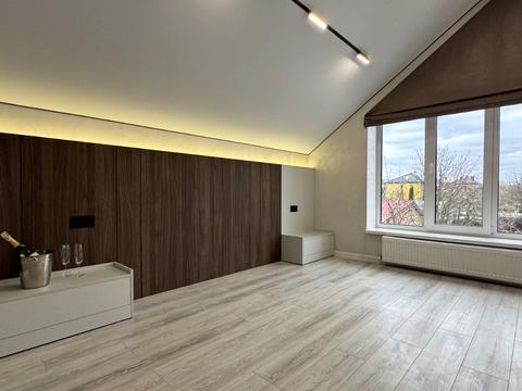 будинок за адресою Леонтовича вул.