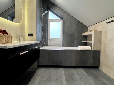 будинок за адресою Леонтовича вул.