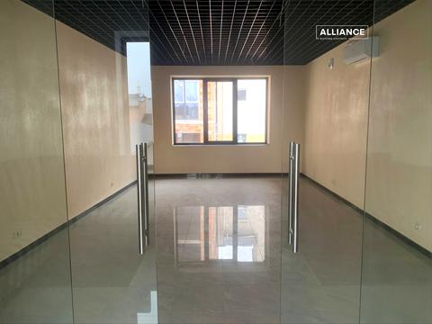 комерційна за адресою Кардинала Любомира Гузара вул., 39