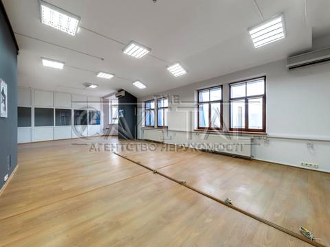 комерційна за адресою Павлівська вул., 18