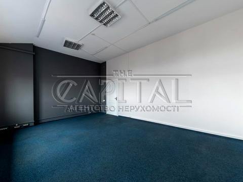 комерційна за адресою Павлівська вул., 18