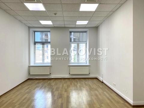 комерційна за адресою Богдана Хмельницького вул., 52а