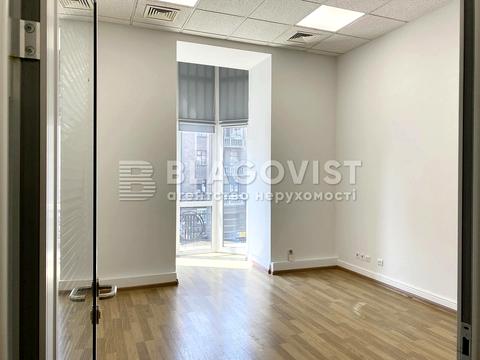 комерційна за адресою Богдана Хмельницького вул., 52а