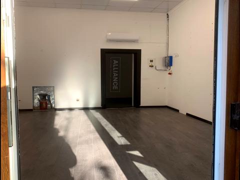 комерційна за адресою Бельведерська вул., 8