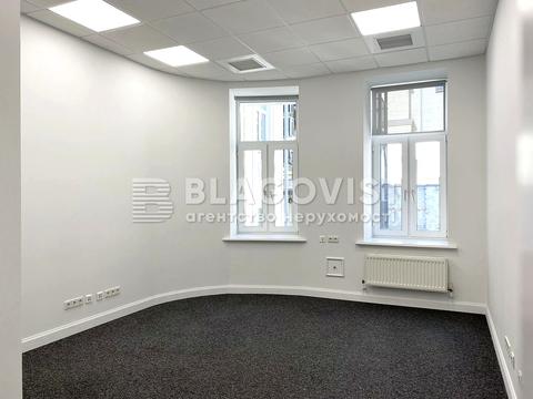 комерційна за адресою Богдана Хмельницького вул., 52а