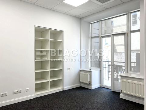 комерційна за адресою Богдана Хмельницького вул., 52а