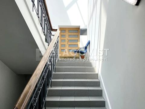 комерційна за адресою Богдана Хмельницького вул., 52а