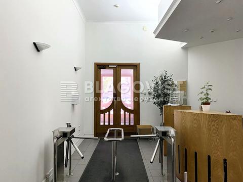 комерційна за адресою Богдана Хмельницького вул., 52а