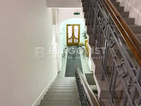 комерційна за адресою Богдана Хмельницького вул., 52а