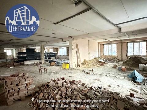 комерційна за адресою Чернівці, Руська вул., 242