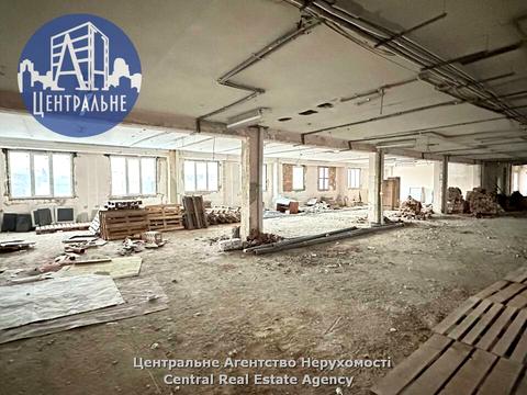 комерційна за адресою Чернівці, Руська вул., 242