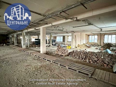 комерційна за адресою Чернівці, Руська вул., 242