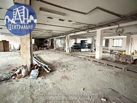 комерційна за адресою Чернівці, Руська вул., 242