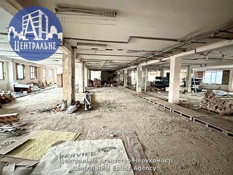 комерційна за адресою Чернівці, Руська вул., 242