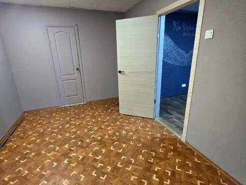 комерційна за адресою Панікахи вул., 30