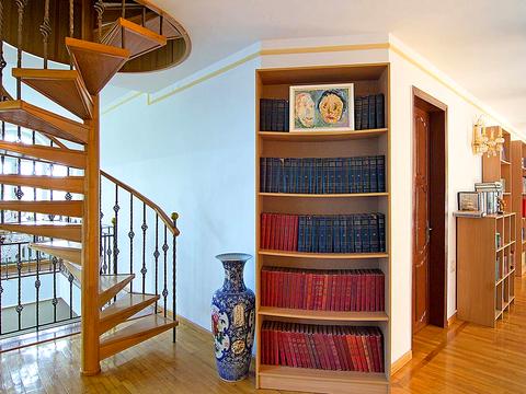 коммерческая по адресу Дмитриевская ул. (Дмитрия Донского), 6