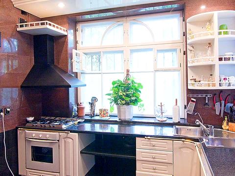 коммерческая по адресу Дмитриевская ул. (Дмитрия Донского), 6