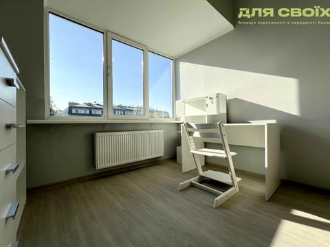 квартира за адресою Комарова, 38