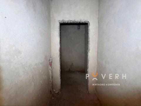 комерційна за адресою Княгинин вул., 12