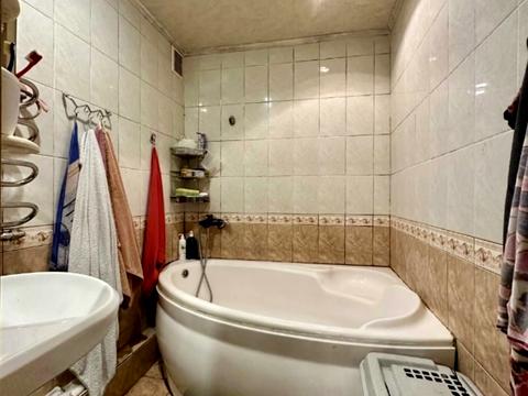 квартира за адресою Небесної Сотні просп. (Маршала Жукова), 10/5