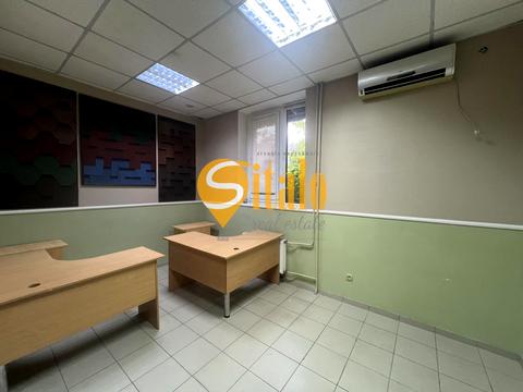 комерційна за адресою Центральна, 11