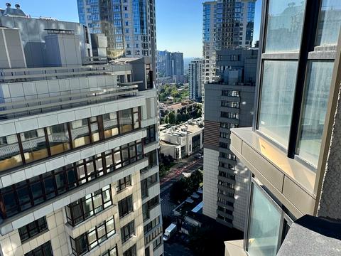 квартира за адресою Андрія Верхогляда вул. (Михайла Драгомирова), 14-А