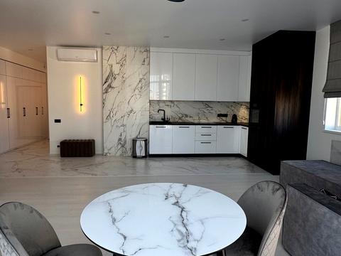 квартира за адресою Андрія Верхогляда вул. (Михайла Драгомирова), 14-А