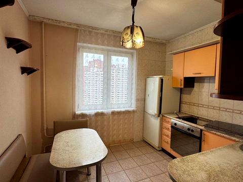 квартира за адресою Анни Ахматової вул., 14-Б