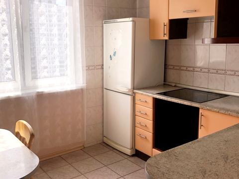 квартира за адресою Анни Ахматової вул., 14-Б