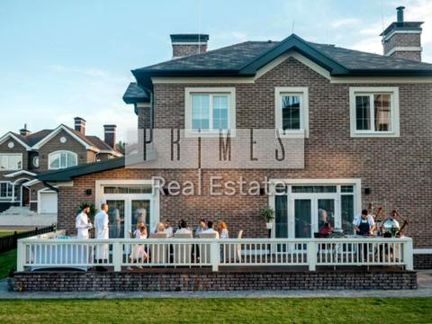 дом по адресу  ул.