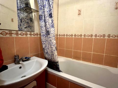 квартира за адресою Ревуцького вул., 25