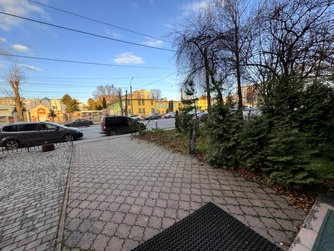 комерційна за адресою Шевченка вул., 8