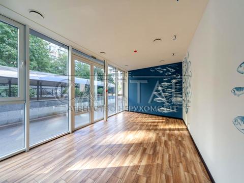 комерційна за адресою Андрія Верхогляда вул. (Михайла Драгомирова), 12