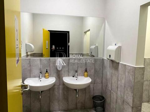 комерційна за адресою пр-т Степана Бандери, 28а