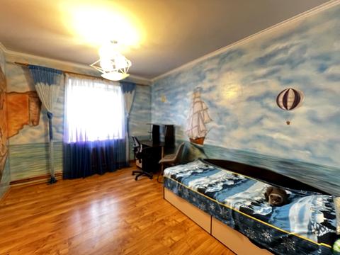 квартира за адресою Курсанта Єськова вул., 14-Б