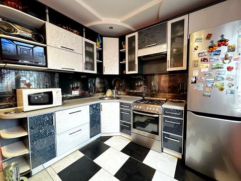 квартира за адресою Курсанта Єськова вул., 14-Б