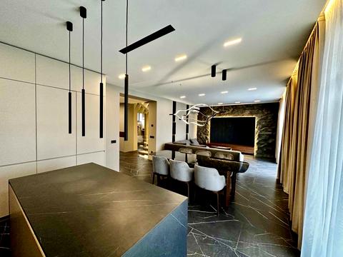 дом по адресу  ул.